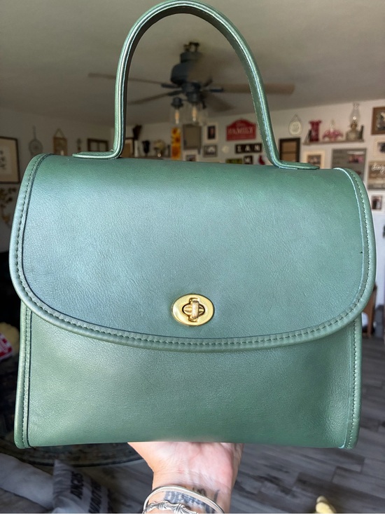 Coach Handbags - Vintage Coach Manor